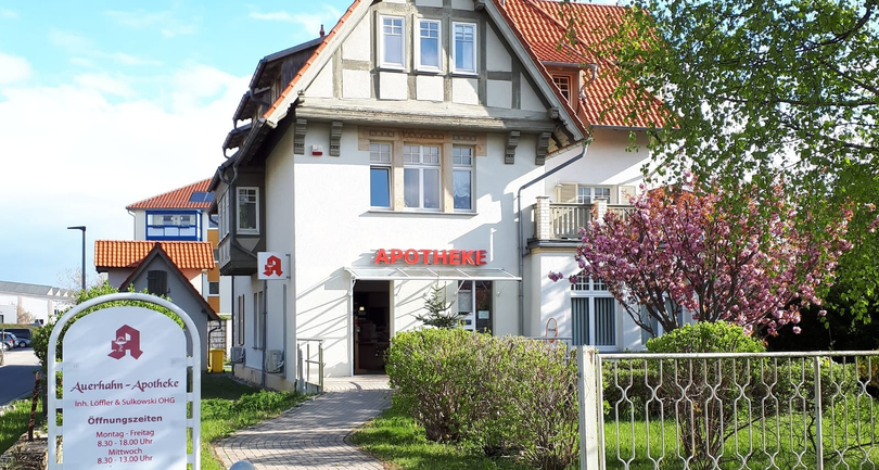 Auerhahn-Apotheke außen