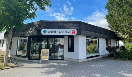 Ahorn-Apotheke außen klein